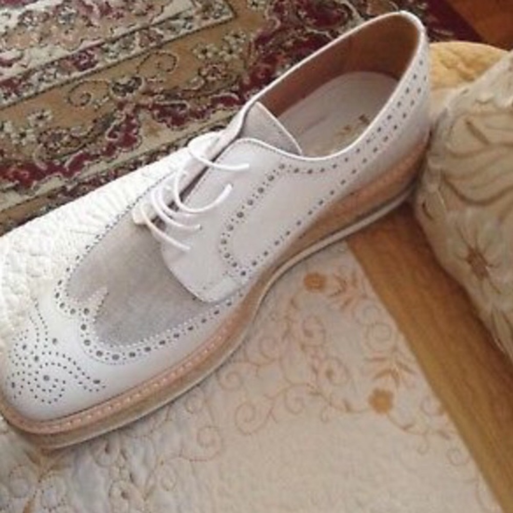 Size 7 European fits size 10  new made in Italy